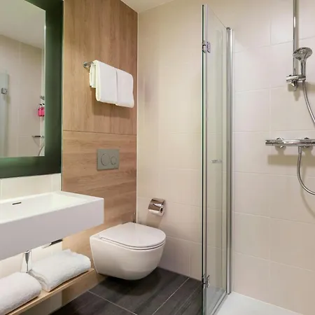 Moxy Berlin Ostbahnhof Hotel Exterior photo